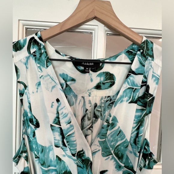 Floral Maxi Dress with Belt SIZE MEDIUM - Picture 4 of 6